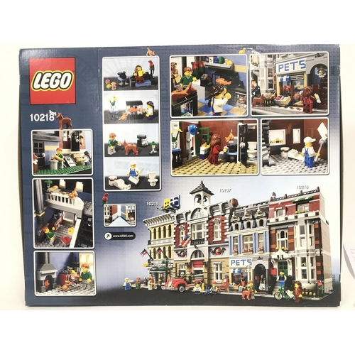 490 - A Boxed And Sealed Lego Creator Pet Shop #10218.