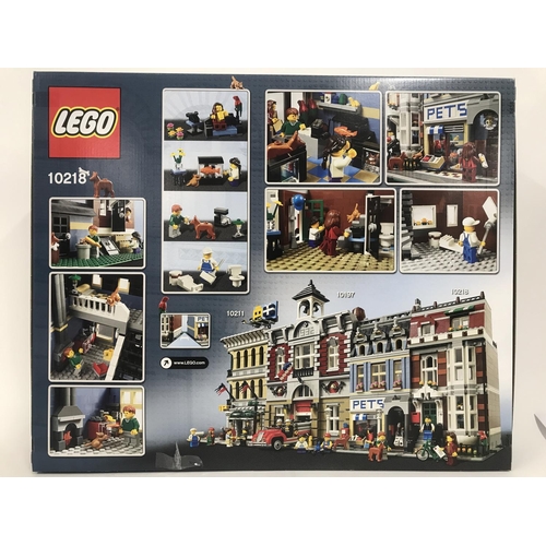 494 - A Boxed And Sealed Lego Pet Shop #10218.