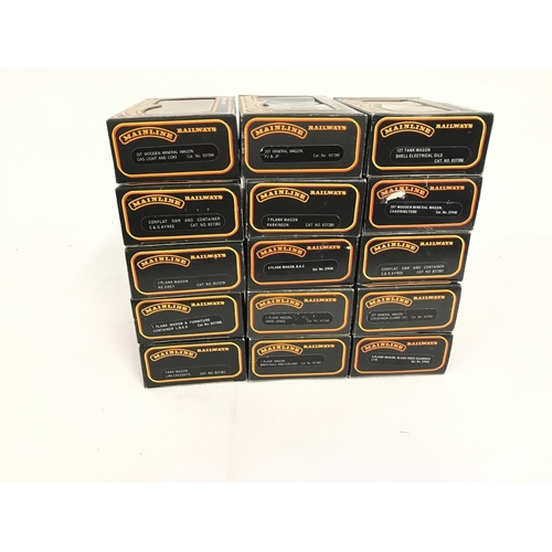 686 - A collection of 15 Mainline Railways coaches. No reserve.