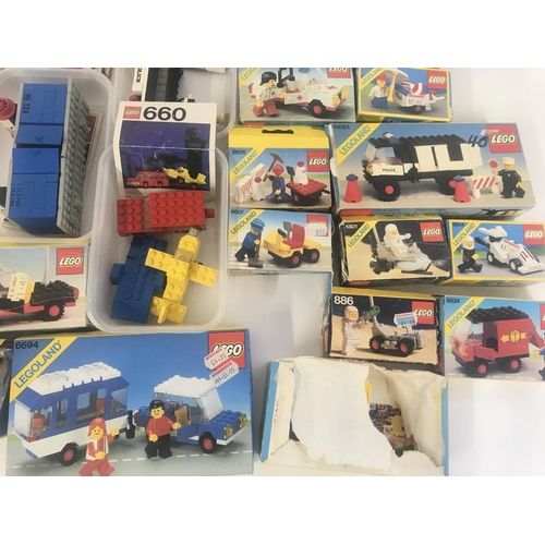 736 - A collection Of Various Boxed And Loose Lego Sets. All Boxes Have Been Opened. And a Collection of L... 