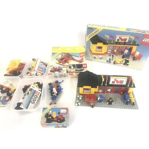 736 - A collection Of Various Boxed And Loose Lego Sets. All Boxes Have Been Opened. And a Collection of L... 