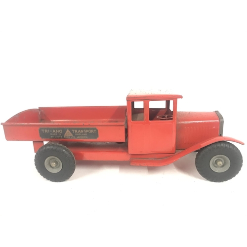 755 - A 1950s Tri-Ang Transport Tipper Truck in Red.