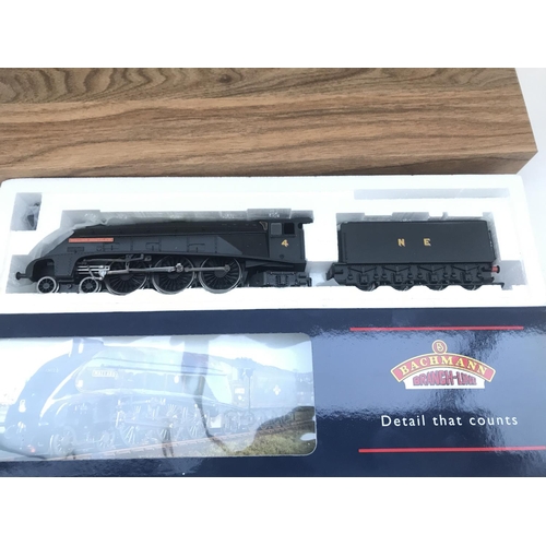 774 - A Boxed Bachmann 00 Gauge A4 Locomotive William Whitelaw. #31-972. Limited Edition.