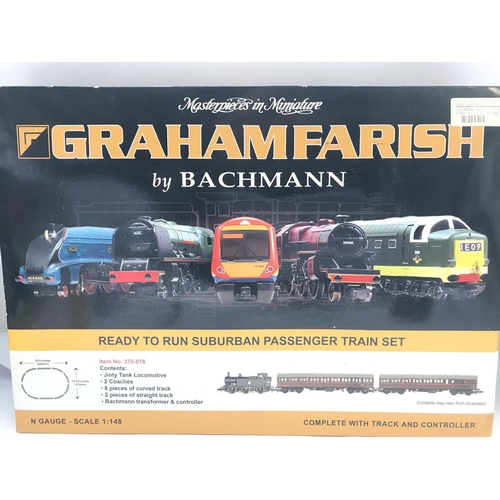 782 - A Boxed Grahamfarish N Gauge Suburban Passenger Train Railway Et #370-076. Transformer and Controlle... 