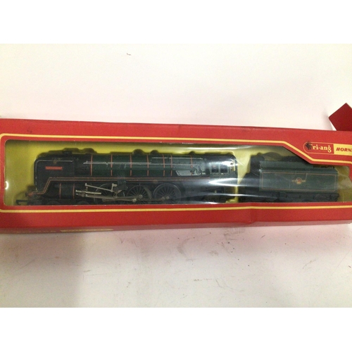 820 - 3x boxed Triang Hornby model locomotives includes R.259S. Britannia with tenderâ¦R051 GWR â¦R.159 ... 