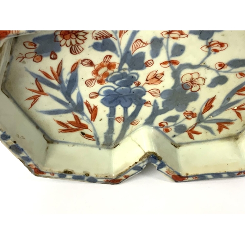 875 - A small early Chinese Imari trefoil dish. 14.4cm. (Some chipping to rims and hairline).
