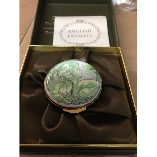 1037 - Four Doulton figures a small character jug a boxed English enamel together with two Gaudi plates NO ... 