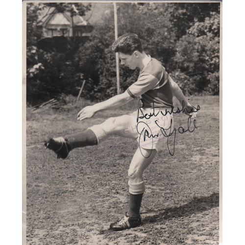 21 - 1957 John Lyalls England Youth Cap: Stunning cap in original box awarded to Lyall for playing v Luxe... 