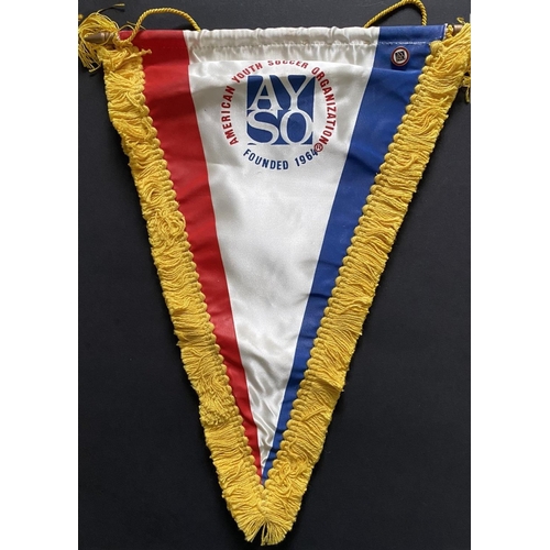 59 - John Lyalls Football Pennant Collection: 20 pennants picked up in his career and listed by his famil... 