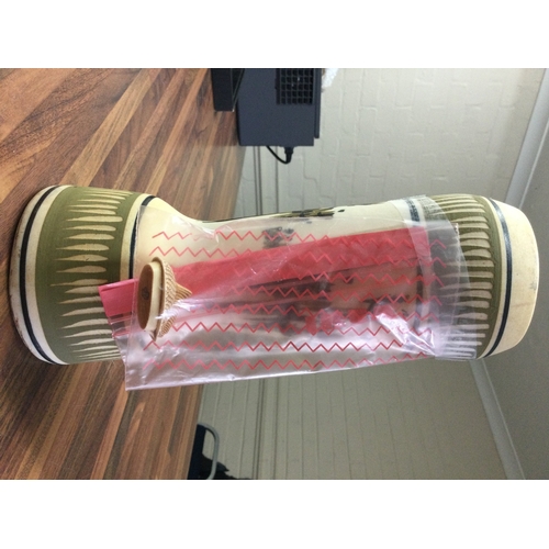 910 - A Chinese blue and white porcelain bowl with lid along with other oriental items. Postage D. NO RESE... 