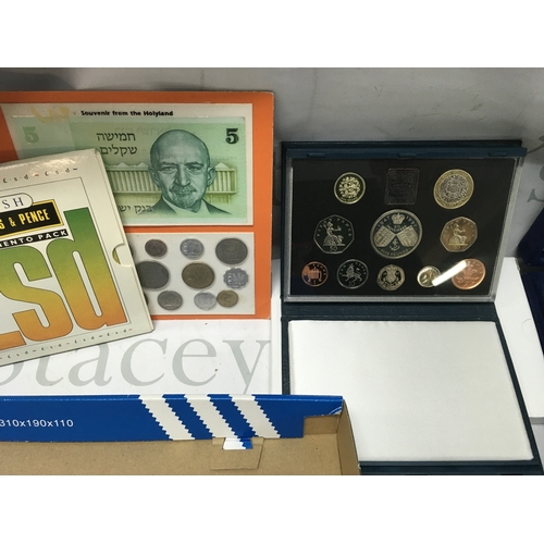 A large collection of assorted world coinage including sterling silver ...