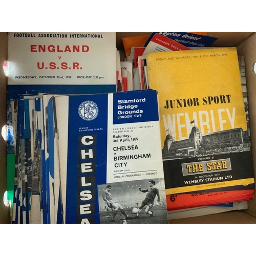 128 - 1960s Football Programme Box: Wide variety of clubs spanning the decade with some 50s included. Nota... 