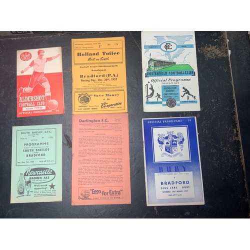 132 - Bradford Park Avenue Away Football Programmes: Around 250 from 56/57 and through the 60s in excellen... 