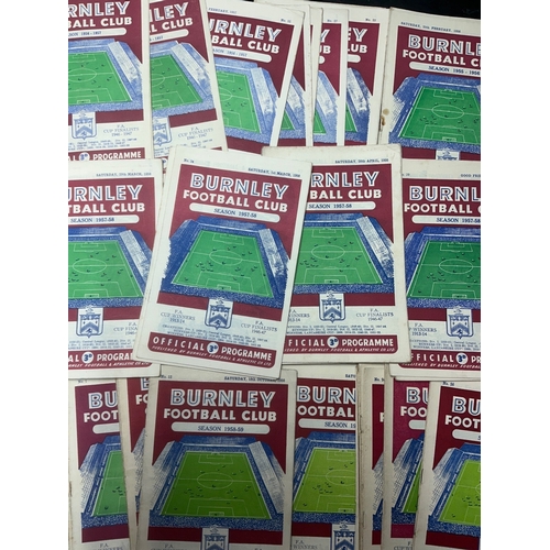 149 - Burnley Home Football Programmes: 18 x 58/59, 8 x 57/58, 10 x 56/57, 5 x 55/56. Nearly 500 spanning ... 