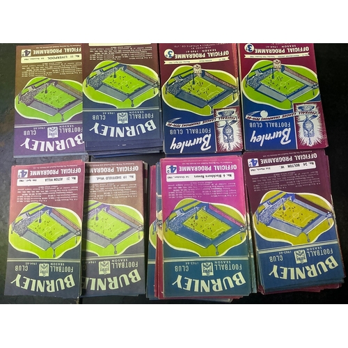 149 - Burnley Home Football Programmes: 18 x 58/59, 8 x 57/58, 10 x 56/57, 5 x 55/56. Nearly 500 spanning ... 