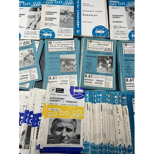 165 - Stockport County Home Football Programmes: 12 from the late 1950s and over 250 spanning the 60s. Mai... 