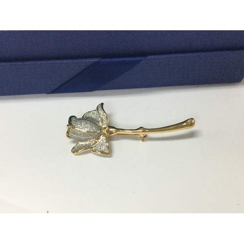 1109 - Four items of Swarovski crystal jewellery including two necklaces and two brooches