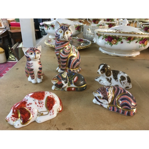 1285 - Sux Royal Crown Derby paperweights in the form of Cat and Dog figures, all with stoppers. Three from... 