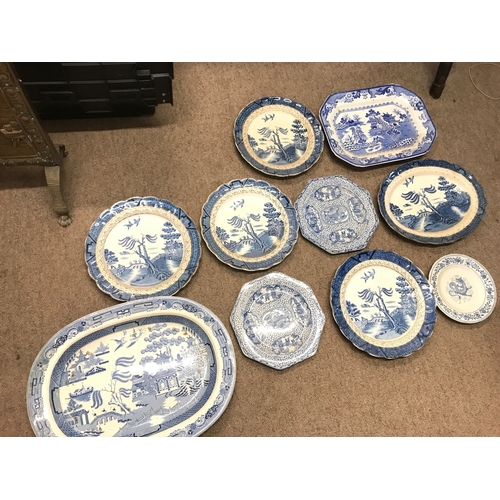 1396 - A box containing Blue and white plates including Willow Wedgwood, Delph wood & sons, Booths real old... 