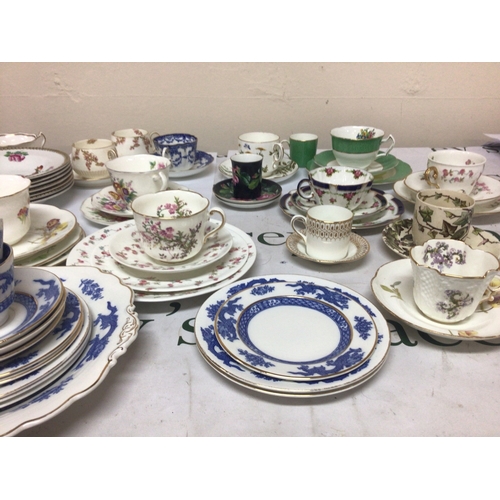 1121 - A collection of George Jones early 20th century trio cups and saucers and other George Jones ceramic... 