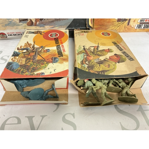 4 Boxed Airfix Model Kits Including Forts And Soldiers.