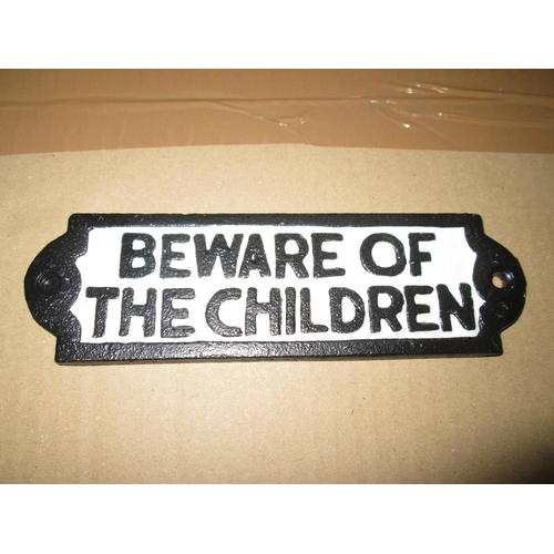 38 - Cast iron sign : Beware of Children