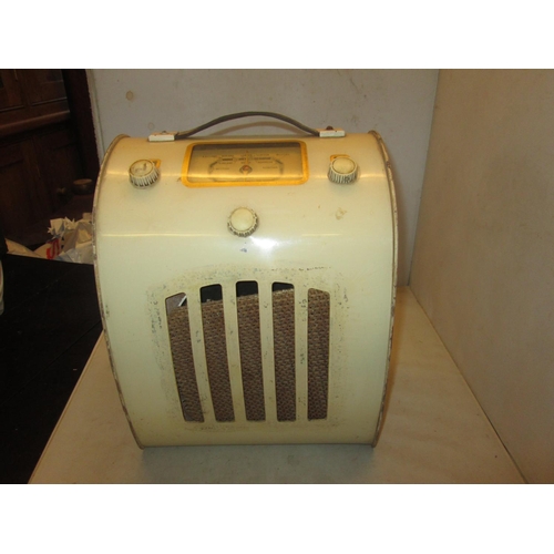 195 - Vintage Ever Ready portable radio