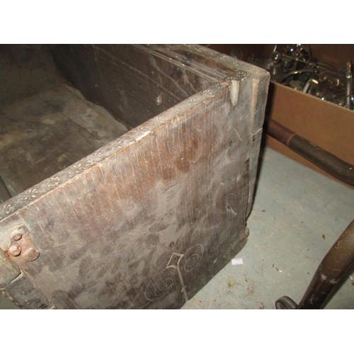 199 - Late 17th / early 18th century oak single plank coffer with some decoration, as found, missing escut... 