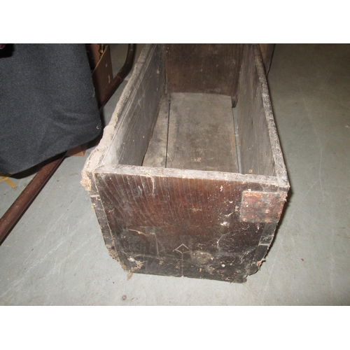 199 - Late 17th / early 18th century oak single plank coffer with some decoration, as found, missing escut... 