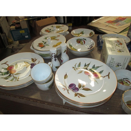 265 - Royal Worcester Evesham pattern 8 setting dinner service, cruet, tea and coffee set, flan dishes, tu... 