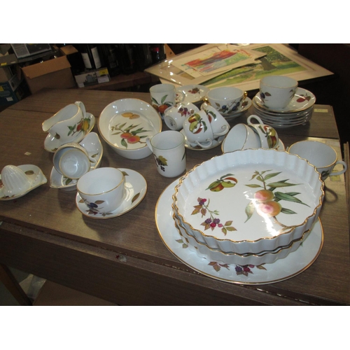 265 - Royal Worcester Evesham pattern 8 setting dinner service, cruet, tea and coffee set, flan dishes, tu... 