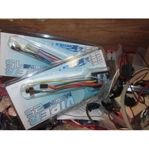 368 - Box of radio controlled boat interest spares