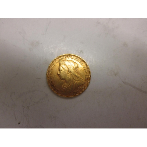 555 - 22 ct gold Sovereign 1898