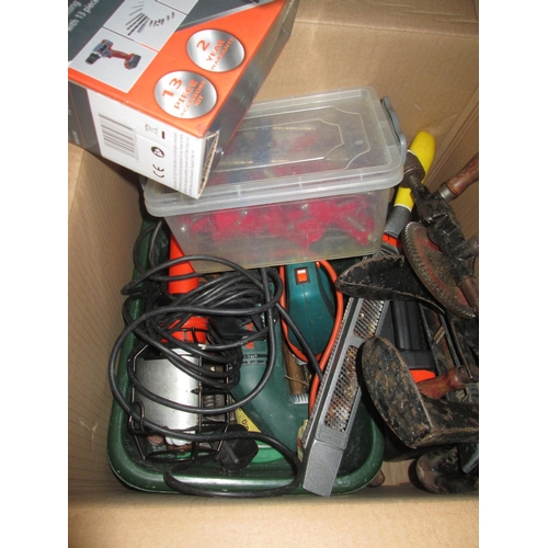 558 - Box of tools