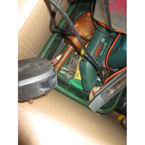 558 - Box of tools