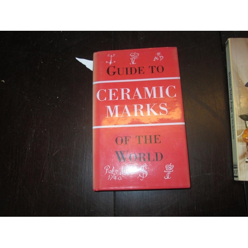 52 - Single Volume : Ceramic Marks of the World