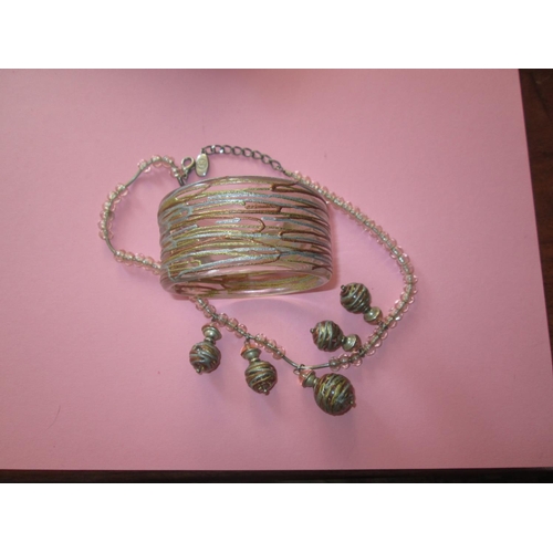 465 - Retro chunky plastic bangle with matching beaded necklace