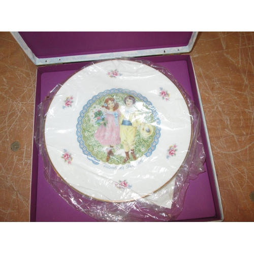 466 - Royal Doulton Valentines Day plate 1976 in box