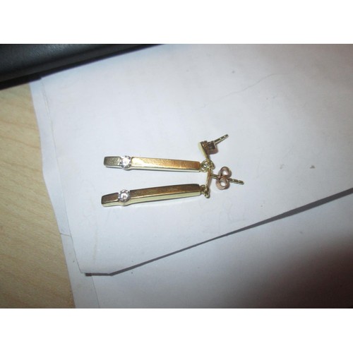 78 - 9 ct gold and paste stone earrings 2.7 g
