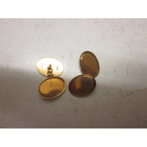 97 - Pair of engraved 9 ct gold cufflinks 6.3 g