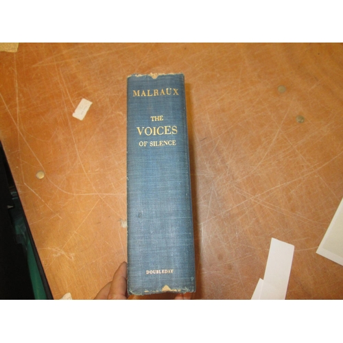 134 - Single Volume : The Voices of Silence by Andrew Malereaux, trans. S Gilbert, pub. Doubleday & Co 195... 