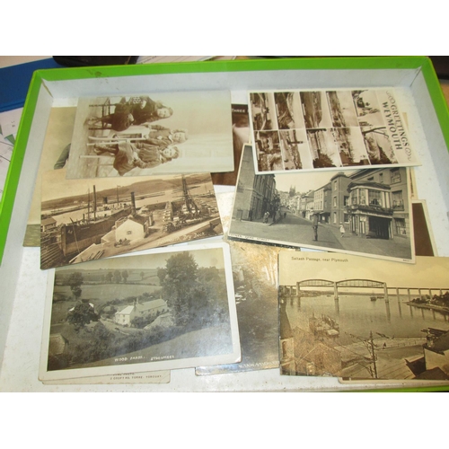 71 - Postcards : 10 x black and white photographic postcards from the early part of the 20th century depi... 