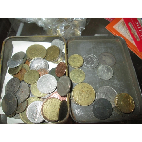 208 - Various coins in presentation packs & loose coinage