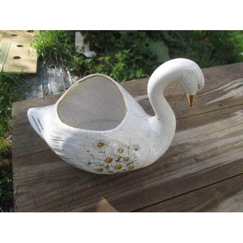 38 - Kernewek Goonhavern Pottery Daisy pattern swan vase