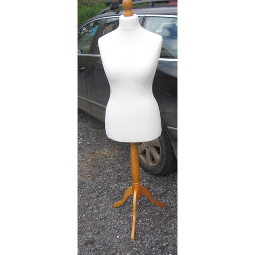 75 - Dressmakers mannequin