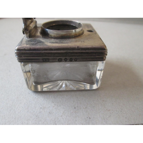 20 - Nicely hallmarked silver top travelling inkwell with hinged lid and screw lock mechanism London Thom... 