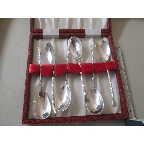 31 - Set of silver twist stems spoons in case of issue Sheffield 1980 HR maker 102 g