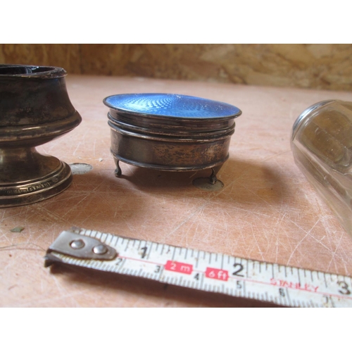 62 - Silver top cut glass dressing table jar, silver salt with chipped blue glass liner, liner stuck & gu... 