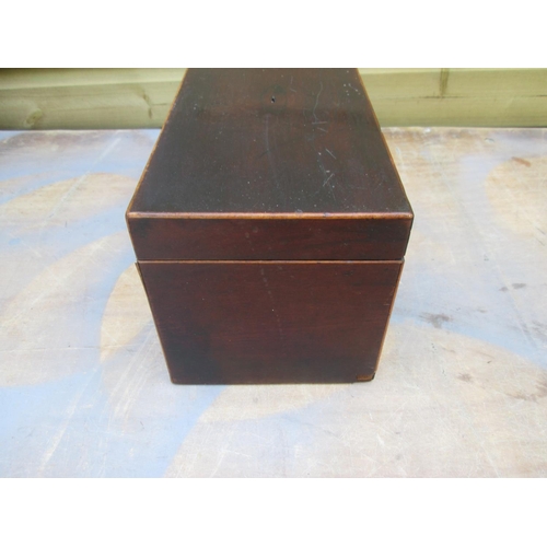 71 - Georgian mahogany tea caddy with hinged lid, fitted interior, no blending bowl and one lid loose 31 ... 