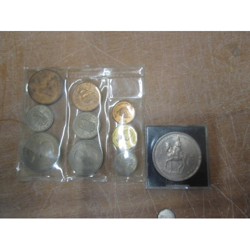 311 - 1953 plastic set of coins : Half Crown - Farthing 1953 cased Crown